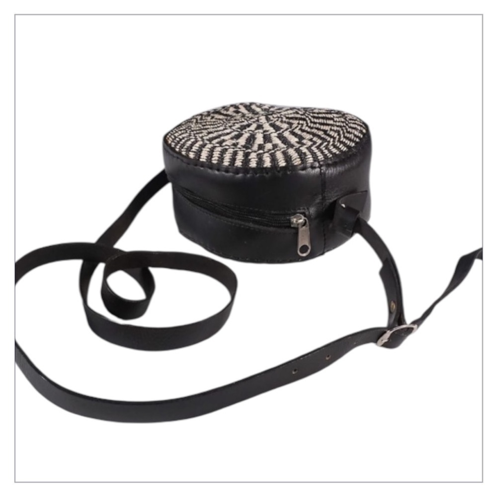 Round Woven & Leather Crossbody Bag Black White Spiral Boho Festival‎ Purse - Picture 3 of 8
